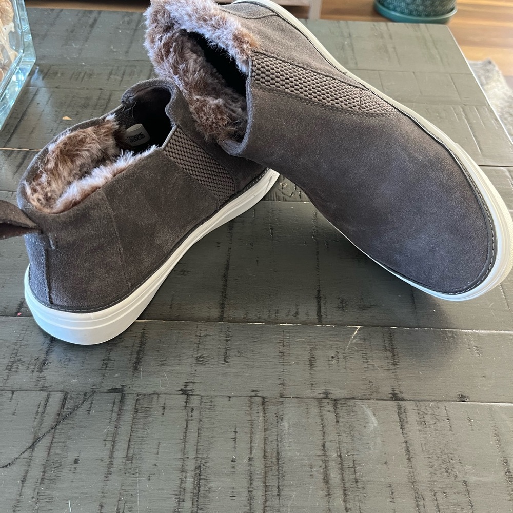 Toms sneakers worn once